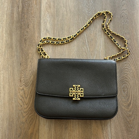 Tory Burch Handbags - Tory Burch black chain leather bag